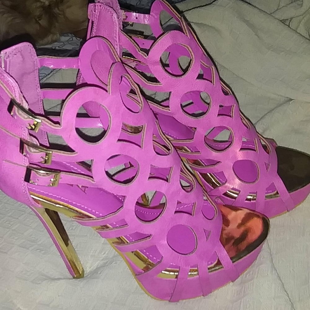 Alba Sexy Pink & Gold Pumps